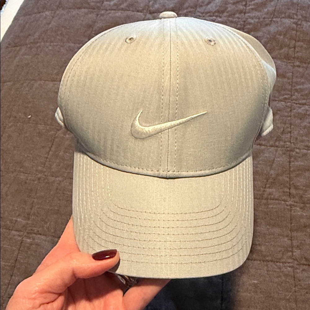 Nike Classic Gray Baseball Cap